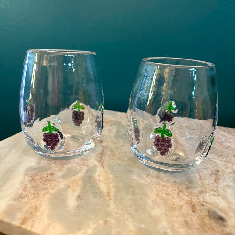 Grape Icon Wine Glasses (set of 2)